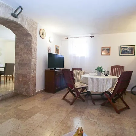 Vikendica Mit Privatpool Fuer 8 Personen Ca 140 Qm In Paradiz Bei Vodnjan, Istrien Suedkueste Von Istrien *