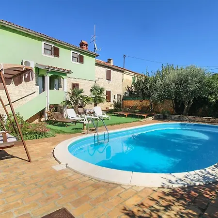 Mit Privatpool Fuer 8 Personen Ca 140 Qm In Paradiz Bei Vodnjan, Istrien Suedkueste Von Istrien Vikendica