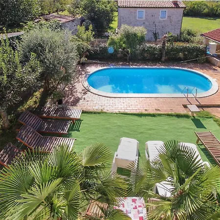 Vikendica Mit Privatpool Fuer 8 Personen Ca 140 Qm In Paradiz Bei Vodnjan, Istrien Suedkueste Von Istrien